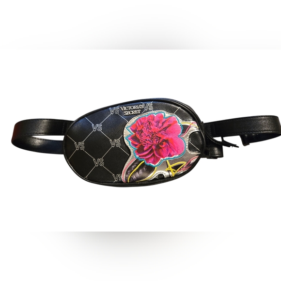 Victoria's Secret Handbags - Victoria’s Secret Flower Fanny Pack Strap Belt Bag NWOT